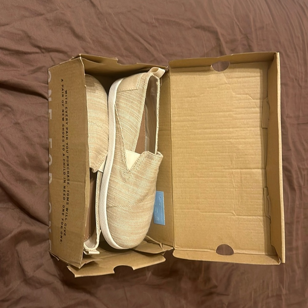 Beige TOMS